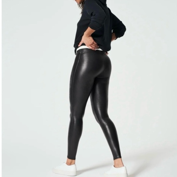 SPANX Petite Faux Leather Leggings S PETITE - Picture 9 of 9